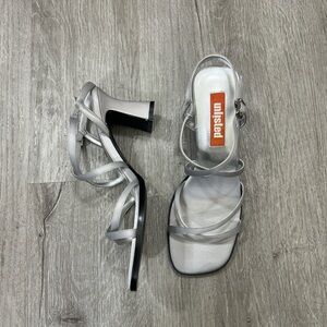 2000s Unl!sted silver square heels that lace up